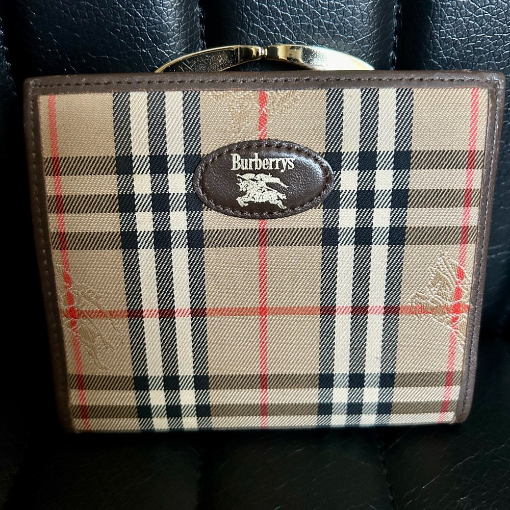 Burberrys of London Classic Plaid Design